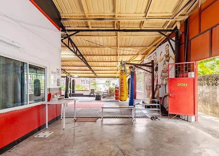 Muaythai Near Bts Bangwa & Muaythai Training *