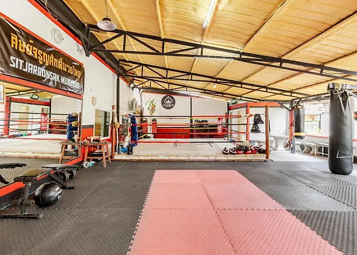 Muaythai Near Bts Bangwa & Muaythai Training *